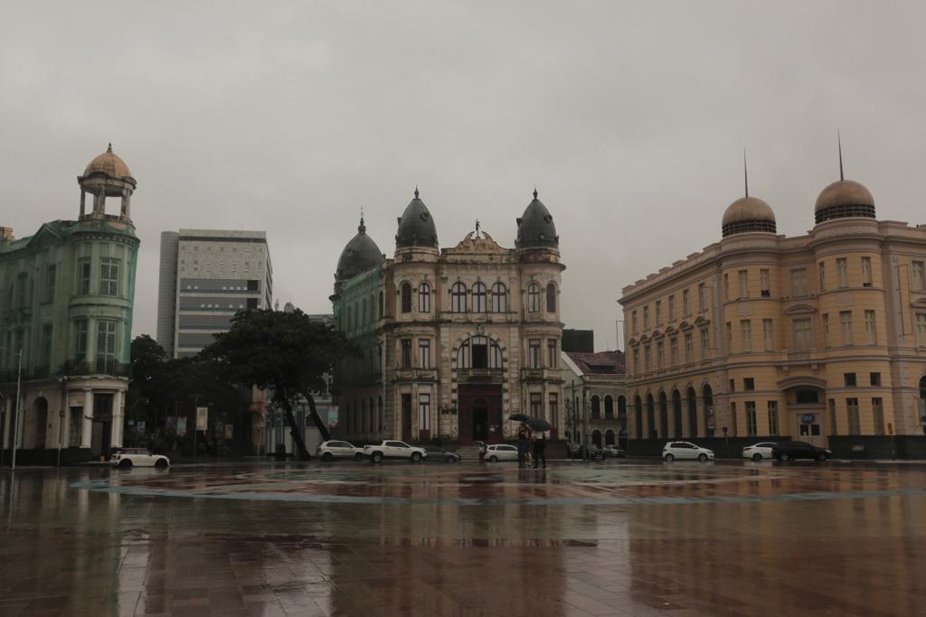 Apac emite alerta amarelo e prevê chuvas moderadas para RMR, Matas Sul e Norte e Fernando de Noronha