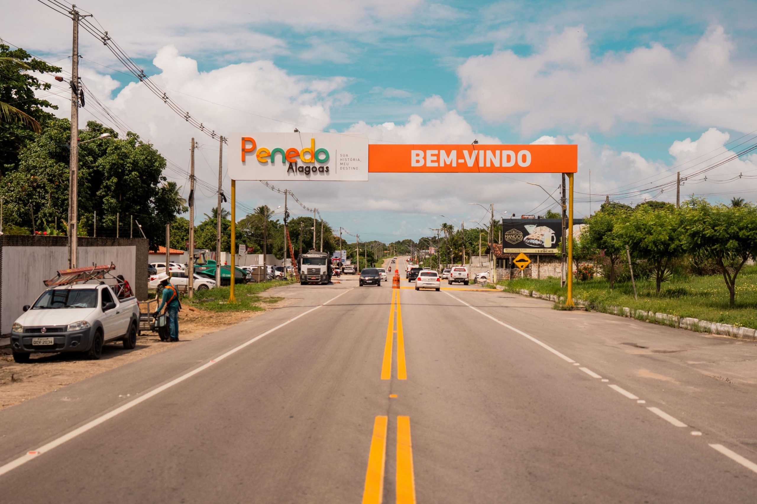 Em Penedo, Governo entrega obras de mobilidade e distribui sementes para agricultores familiares