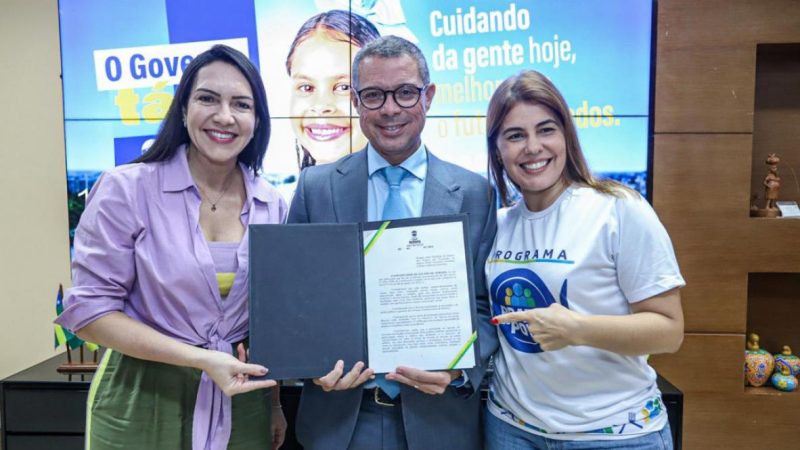 Fábio Mitidieri assina decreto que reserva 50% dos CCs para mulheres