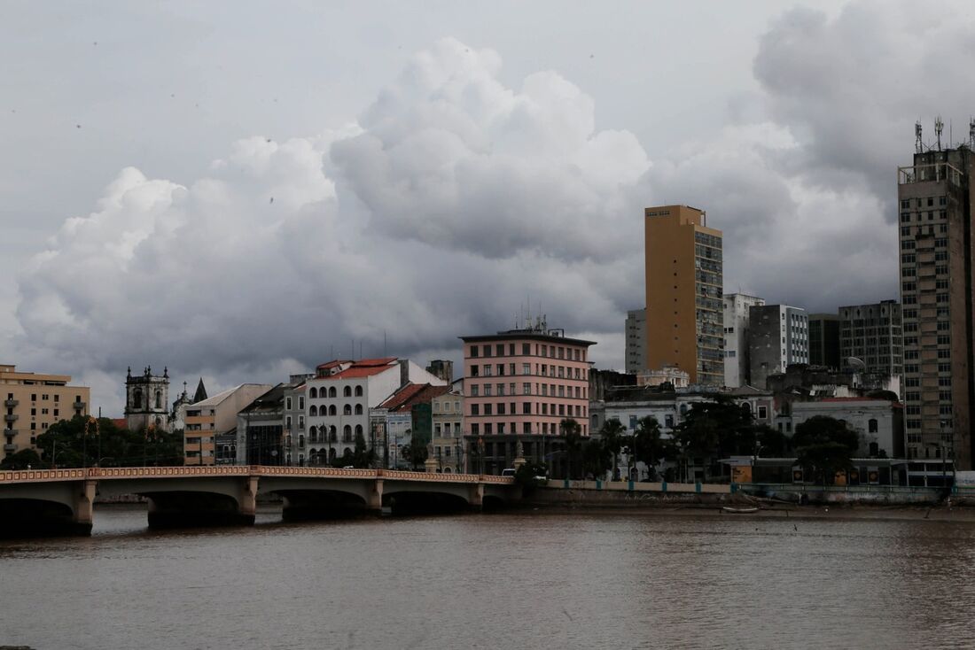 Pernambuco deve registrar chuva de fraca a moderada até domingo (14), aponta Apac; confira previsão