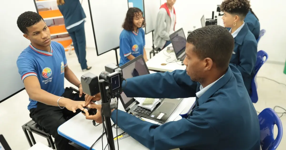 TRE nas Escolas promove emissão de mais de três mil títulos eleitorais de estudantes da rede estadual