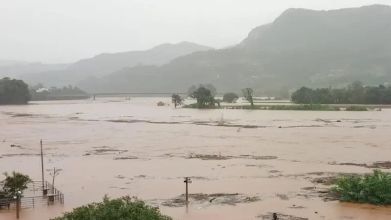 Governador Jerônimo oferece envio de profissionais baianos para o Rio Grande do Sul; estado está em calamidade após temporal