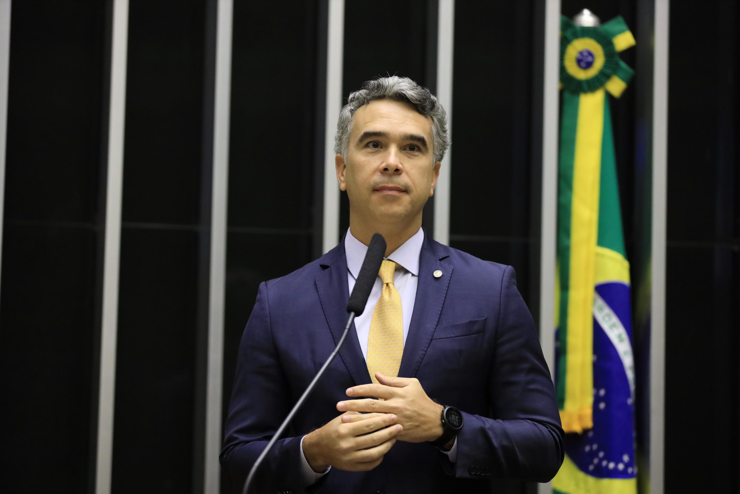 Deputado Rafael Brito pede isenção de taxa e novo novo cronograma do Enem para alunos do RS