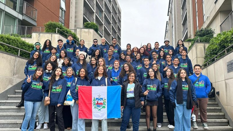 Em Londres, Paulo Dantas recepciona 50 estudantes alagoanos do Daqui Pra o Mundo