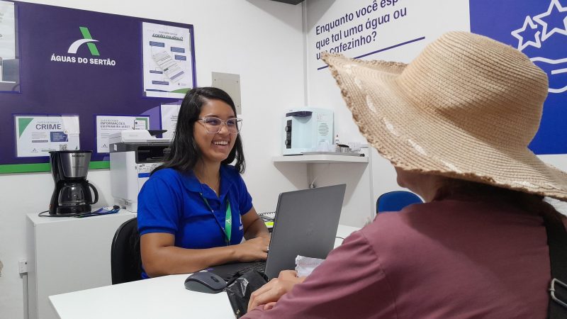 Governo de Alagoas realiza ação itinerante para ampliar acesso à tarifa social de água em Pão de Açúcar