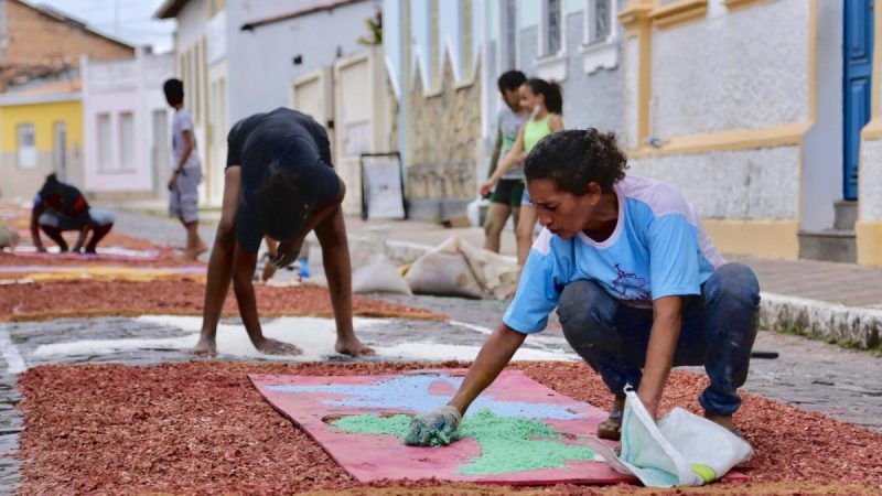 Sergipe mostra mais uma vez a tradição de confecção de tapetes de Corpus Christi