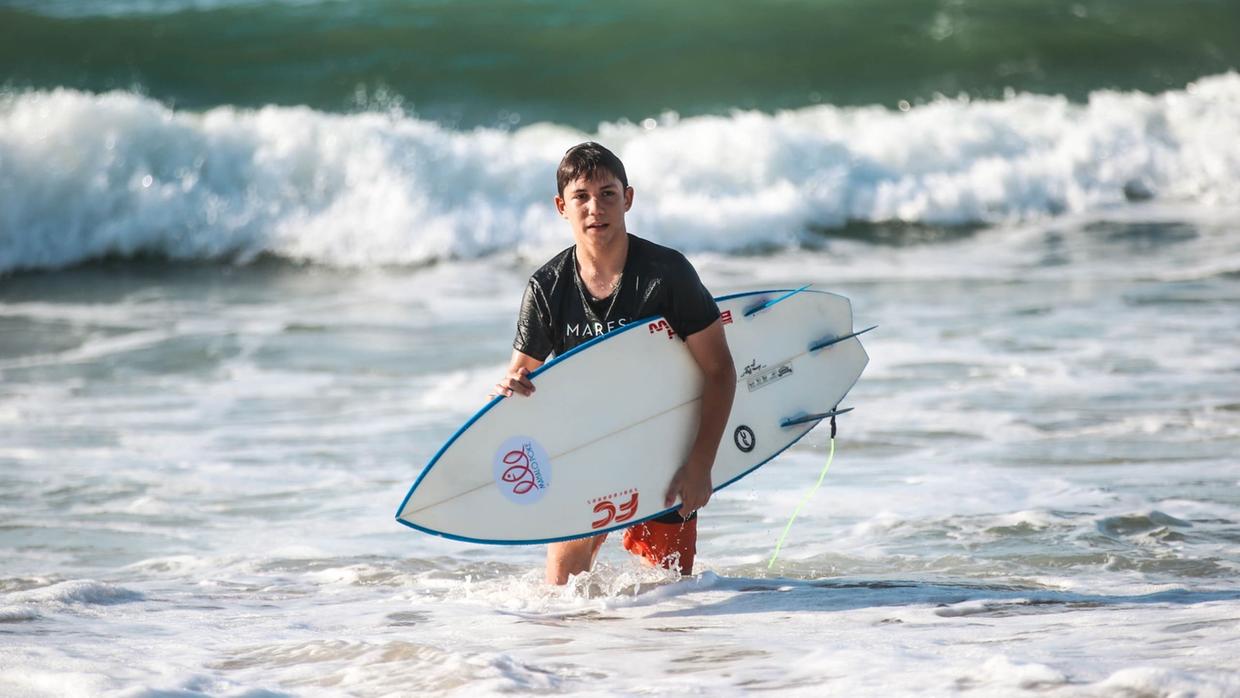 Big Rider Kids: conheça José Lucas, surfista cearense de 12 anos que surpreende em ondas grandes