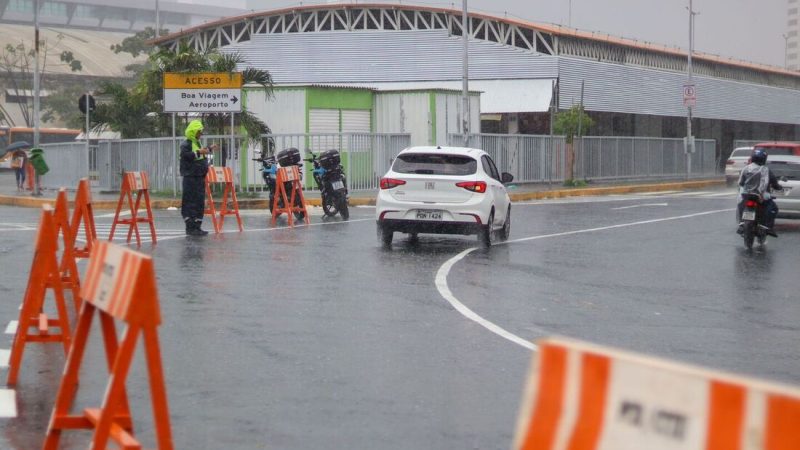 Em meio a obras, trânsito flui tranquilamente, no Cais de Santa Rita, nesta segunda (3)