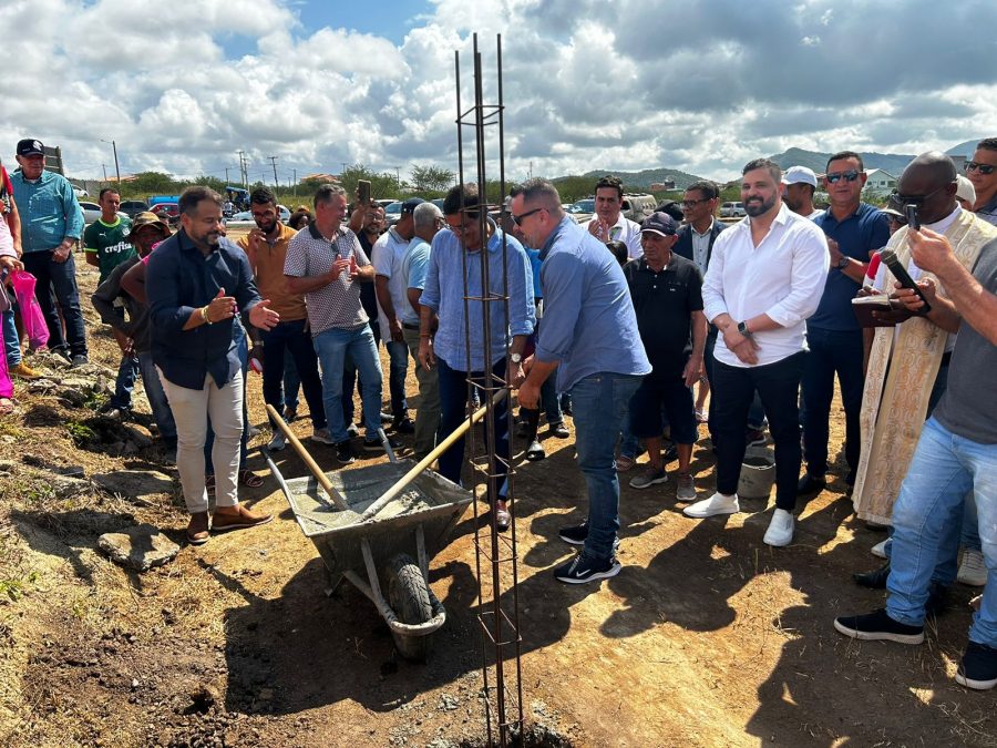 Fábrica de colchões lança pedra fundamental para construção de fábrica em Ipecaetá