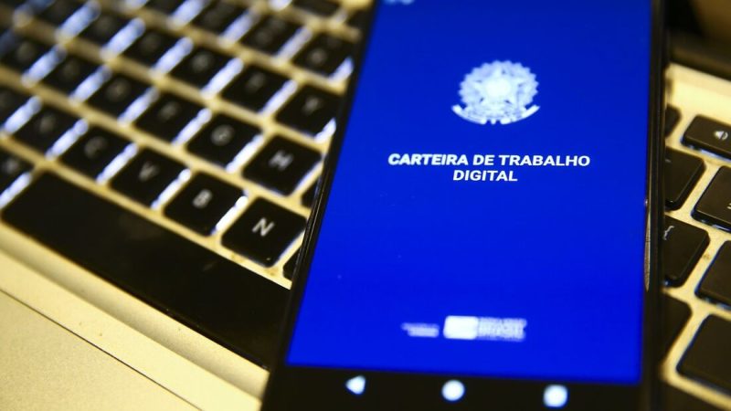 As Agências do Trabalho de Pernambuco oferecem, nesta quarta-feira (10), 1.115 vagas de empregos, sendo quatro delas para pessoas com deficiência.