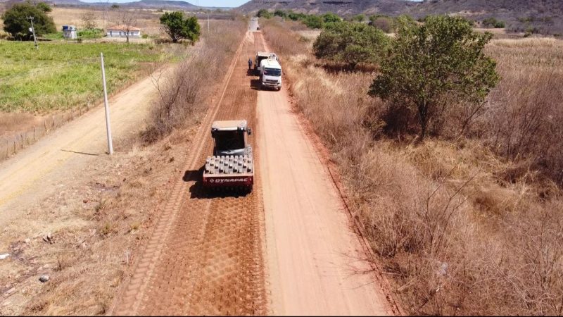 Rodovia que liga Canto do Buriti a Eliseu Martins recebe serviços de restauração e recapeamento