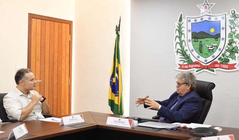 João Azevêdo destaca investimentos e parcerias em obras de mobilidade urbana em reunião com ministro Renan Filho