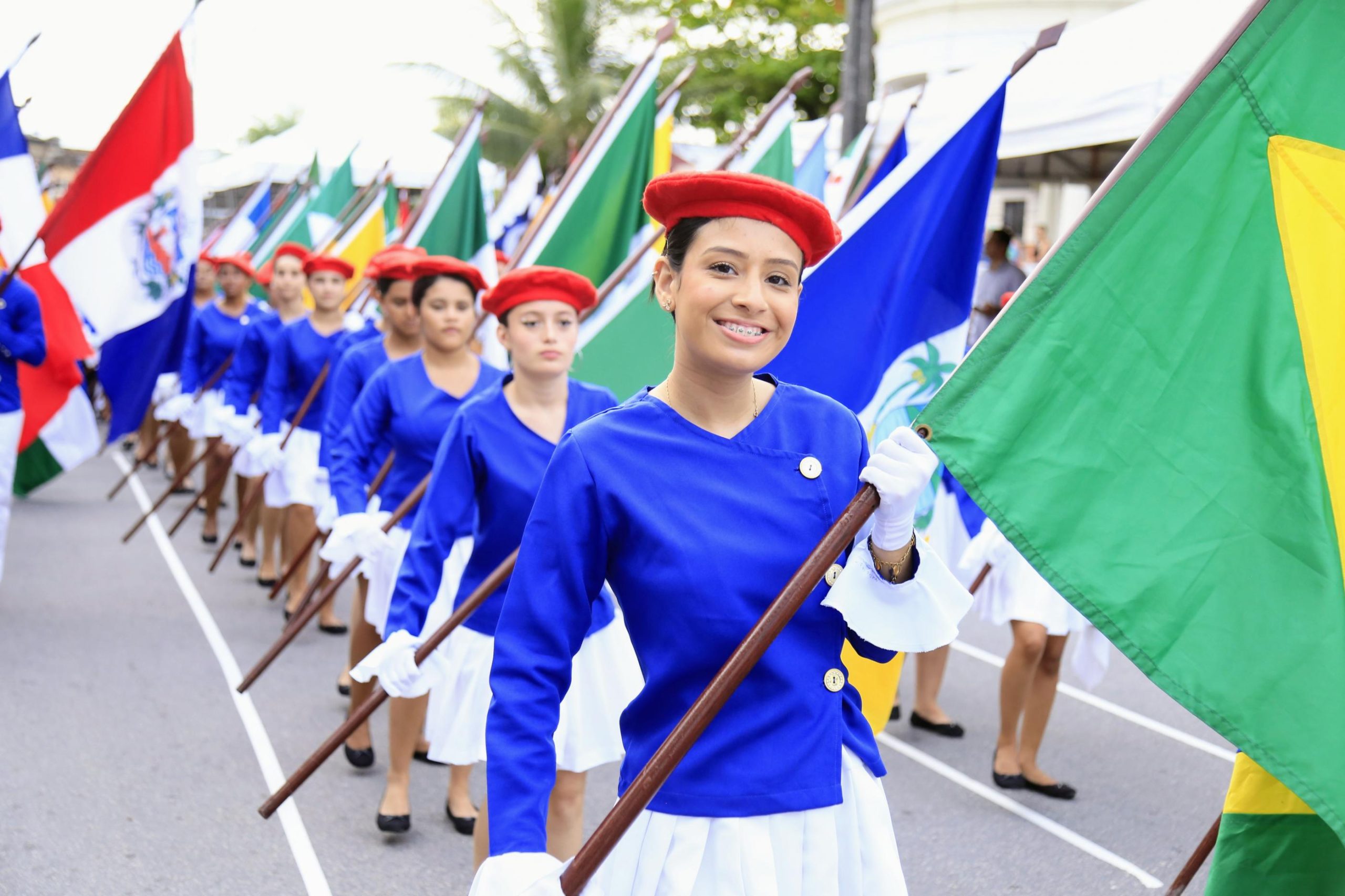 Mais de dois mil estudantes participam do Desfile Cívico nesta segunda-feira, 16