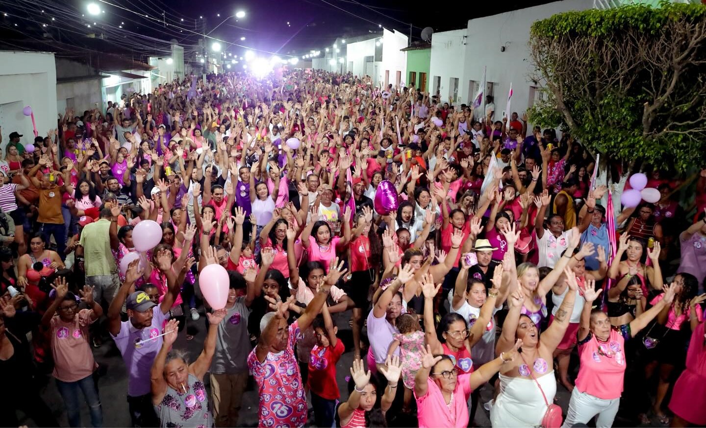 Arrastão da Vitória leva multidão de apoiadores de Socorrinho e Franklin Dantas às ruas de Jacaré dos Homens