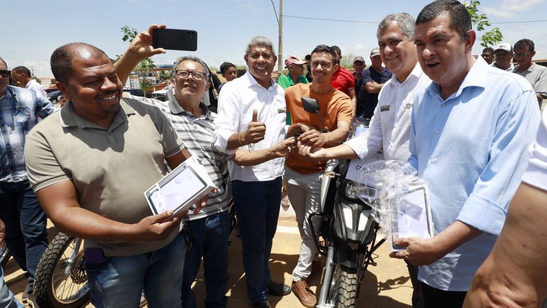 Governo realiza entregas para impulsionar assistência técnica a agricultores familiares do território de Irecê