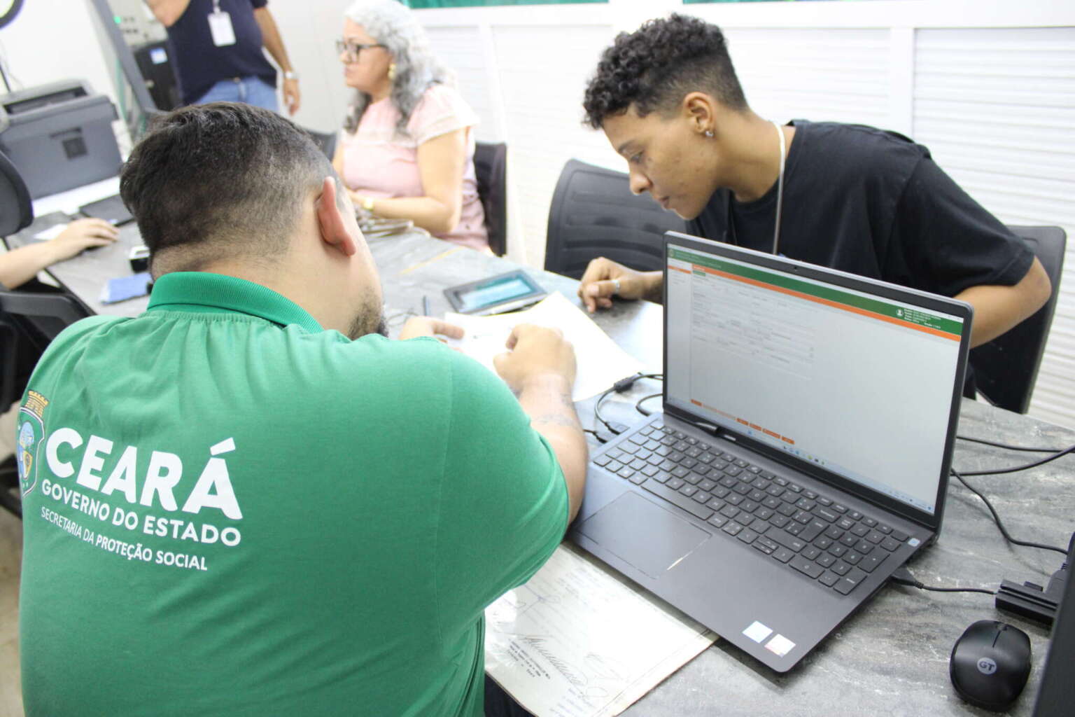 Caminhão do Cidadão leva serviços para emissão de documentos a quatro municípios cearenses nesta semana