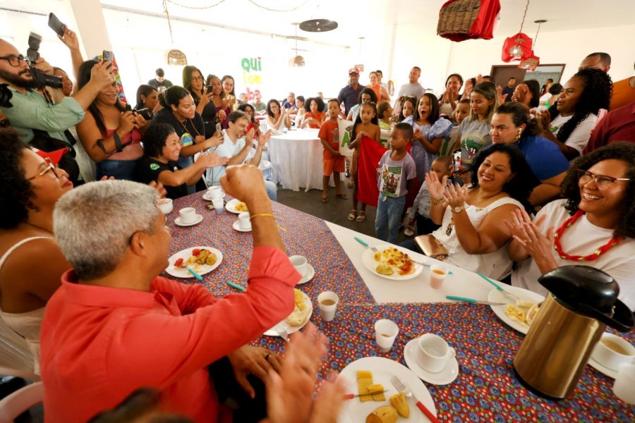 “É uma pauta do Estado com os movimentos e os Municípios para que quem mora no campo possa ter terra, água e estrada”