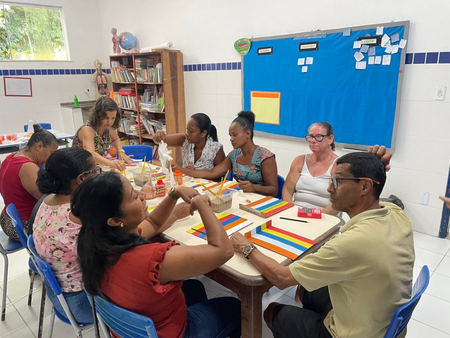 Centro de Apoio Pedagógico Especializado da Bahia promove oficina de jogos com familiares dos estudantes