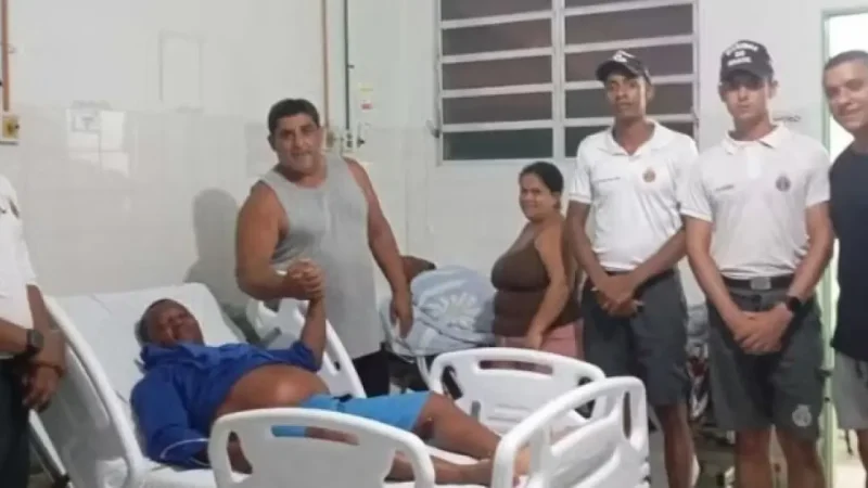 Barco afunda e tripulantes ficam 3 dias à deriva na Bahia; pescador nadou mais de 48h em busca de socorro