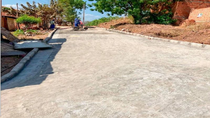 Secretaria da Infraestrutura inicia pavimentação em 21 bairros de Teresina