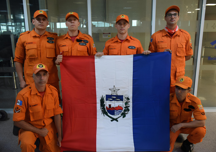 Bombeiros enviados para combater queimadas no Norte do Brasil retornam para Alagoas