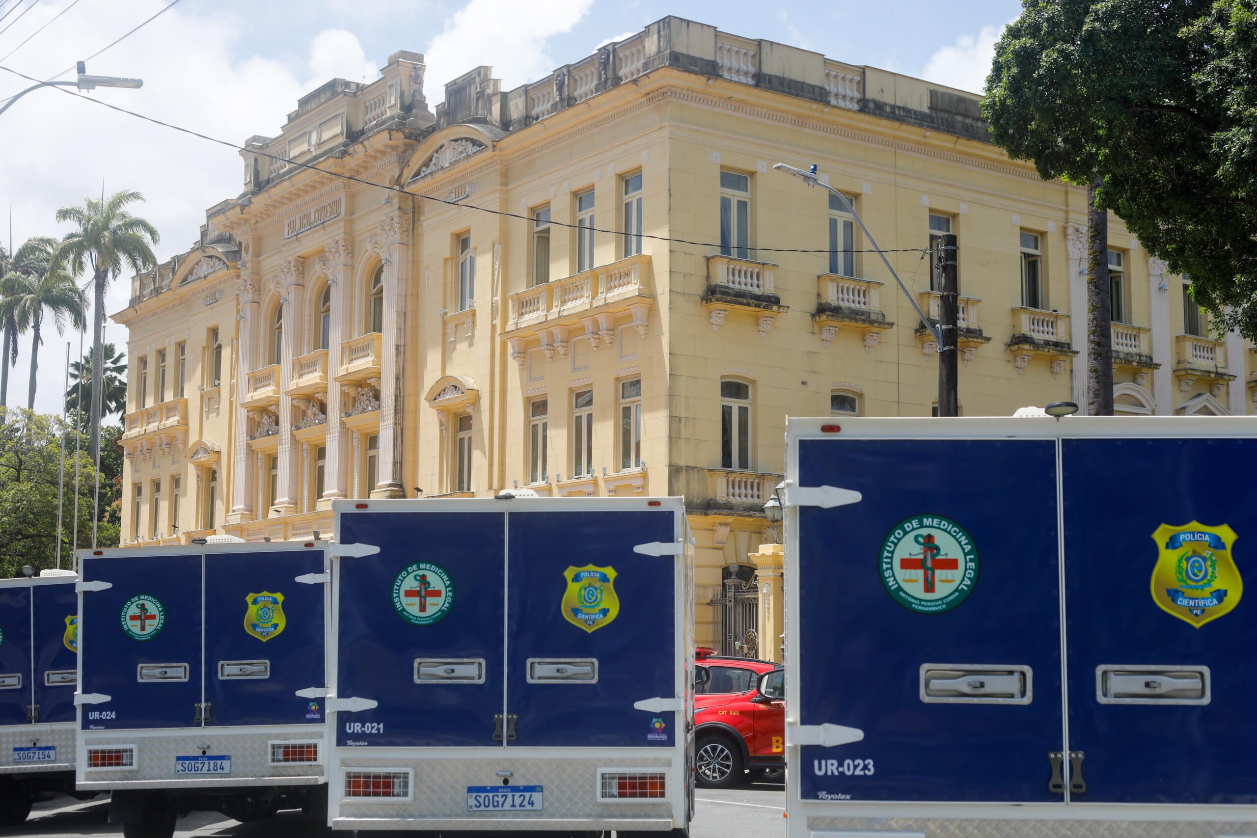 JUNTOS PELA SEGURANÇA: GOVERNADORA RAQUEL LYRA ENTREGA 58 NOVAS VIATURAS AO CORPO DE BOMBEIROS, POLÍCIA MILITAR E POLÍCIA CIENTÍFICA