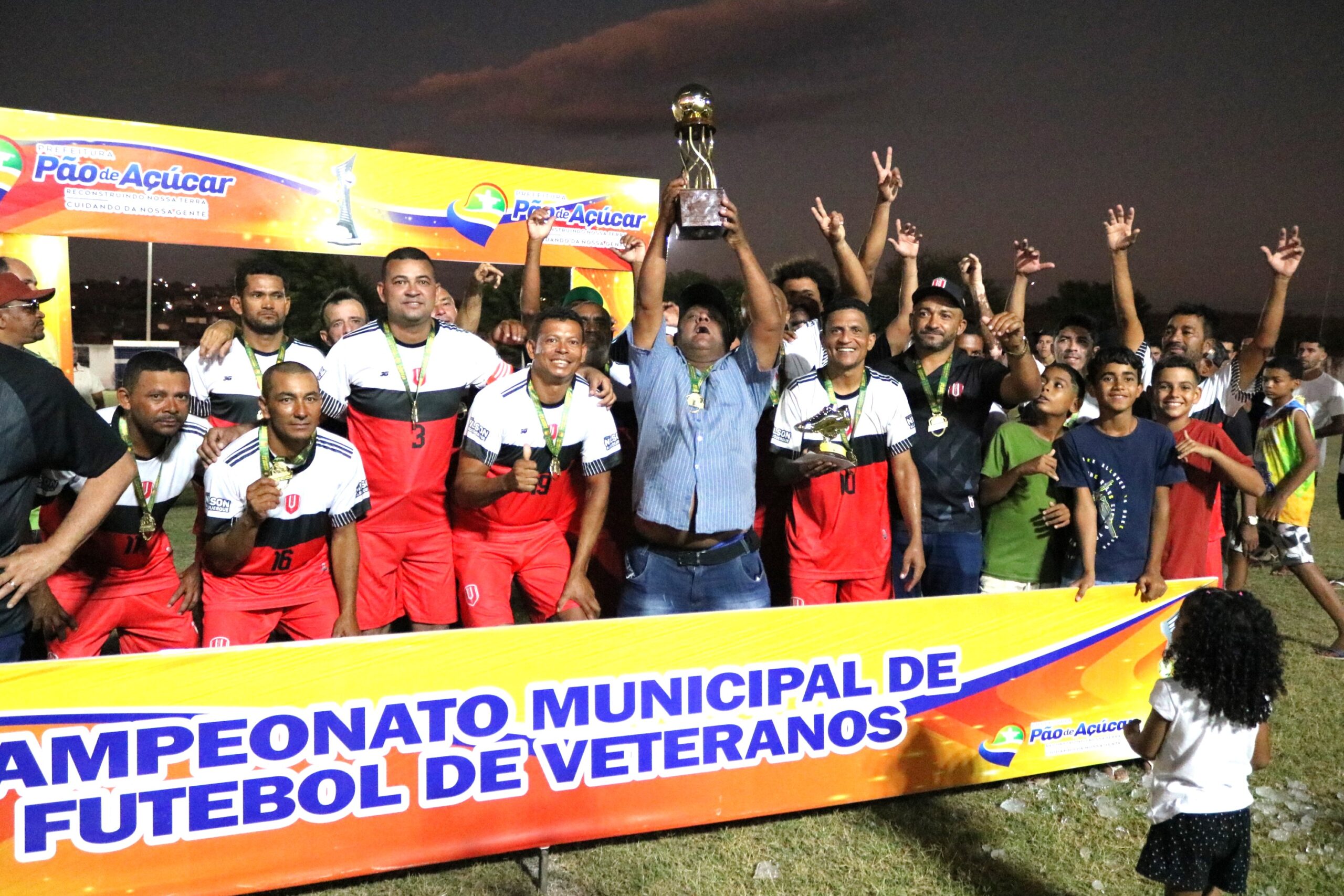 Veteranos de Impoeiras vencem o Campeonato Municipal da categoria