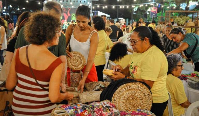 Feira de Artesanato do Ceará reúne peças de artesãos de todo o estado, em Fortaleza