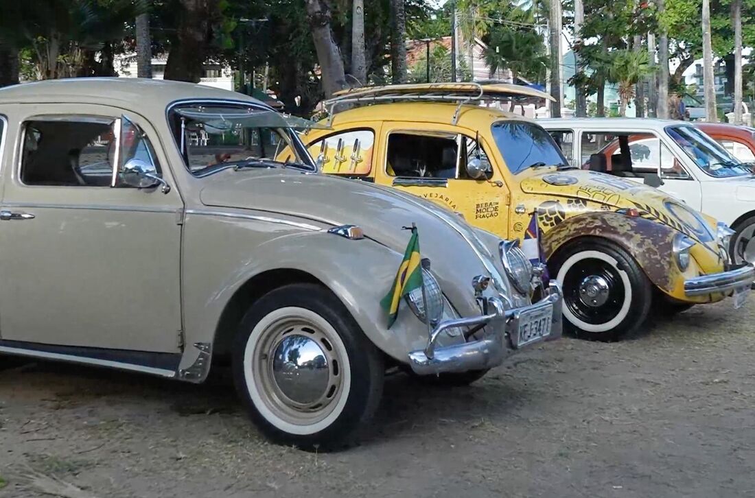 Com mais de 270 carros, Praça do Carmo, em Olinda, recebe o 16º Encontro Nordestino de Fusca