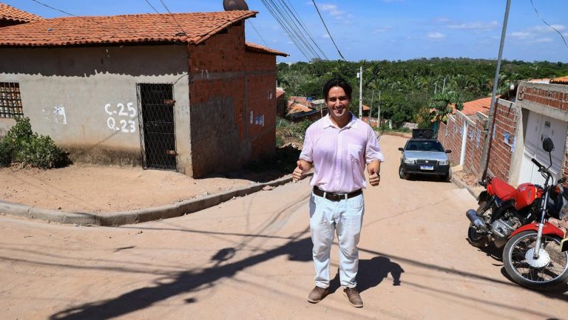 Secretaria da Infraestrutura executa obras de pavimentação em paralelepípedo em diversos bairros de Teresina