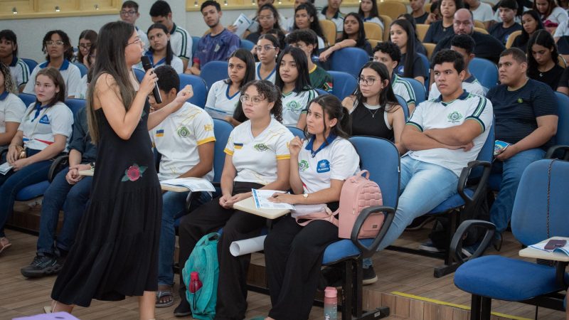 Mais de 30 mil estudantes da rede estadual participam do Enem 2024