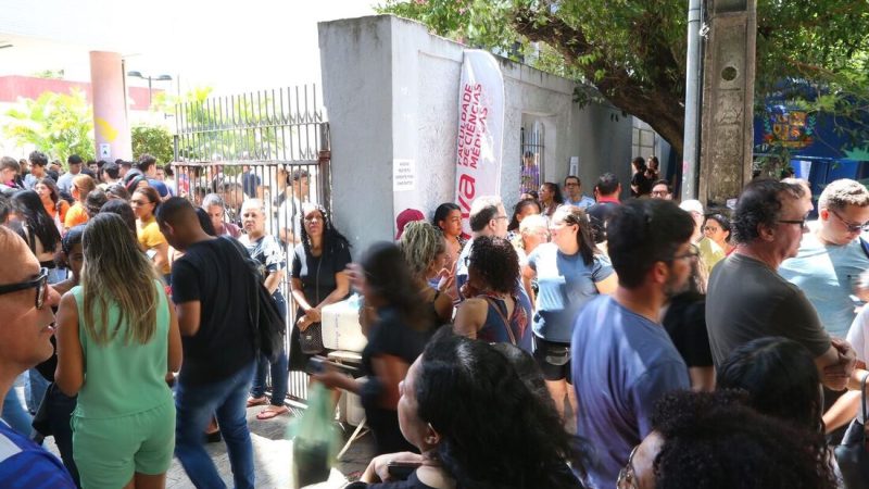 Enem 2024: milhares de estudantes lotam Unicap no primeiro dia de provas