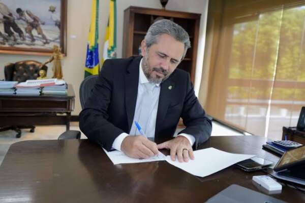 Governo do Ceará pagará segunda parcela do 13º no dia 13 de dezembro