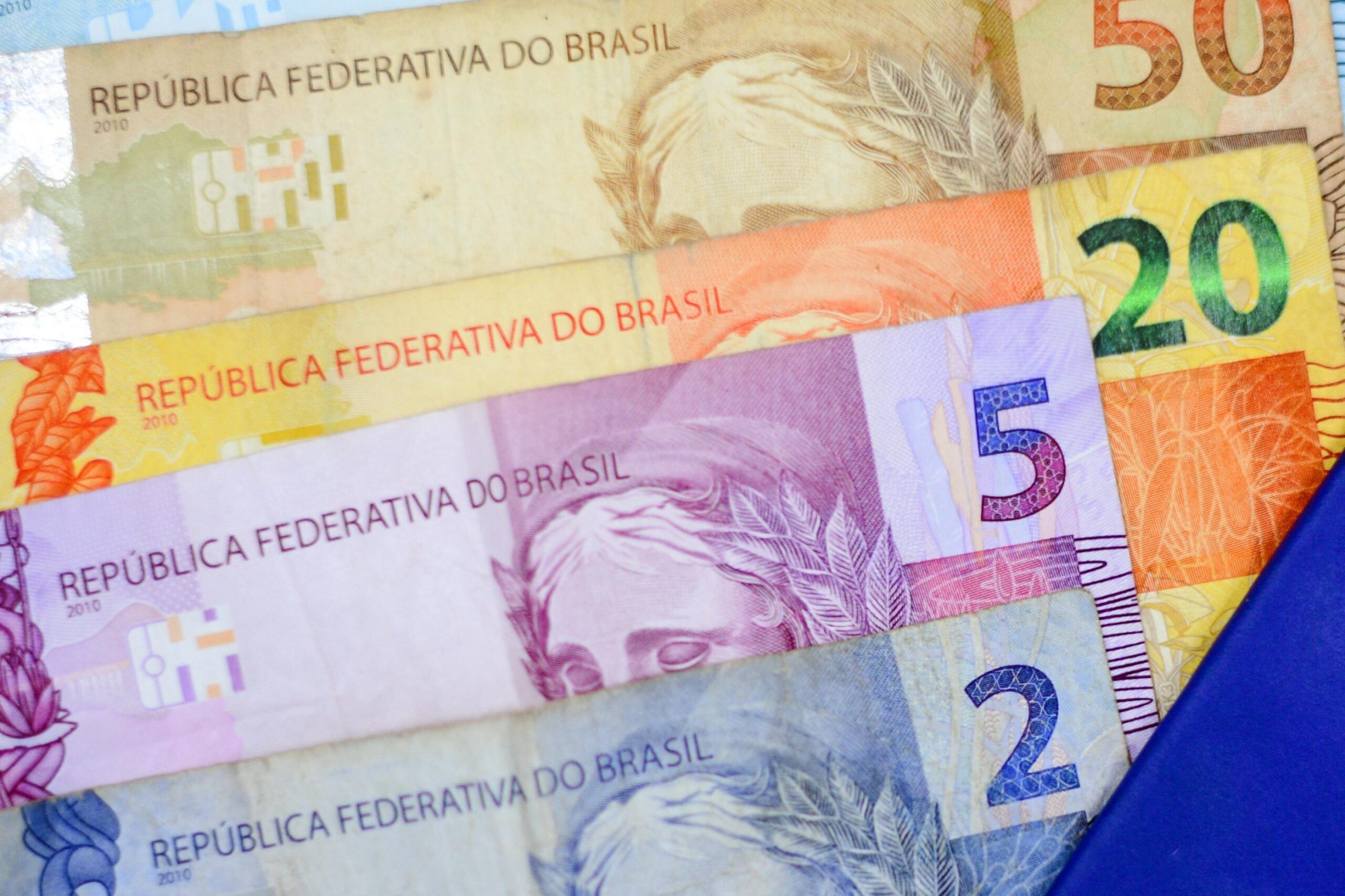 Governador antecipa pagamento dos salários dos servidores públicos