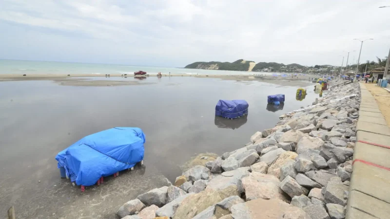 Após fortes chuvas, engorda de Ponta Negra amanhece alagada nesta sexta-feira 14