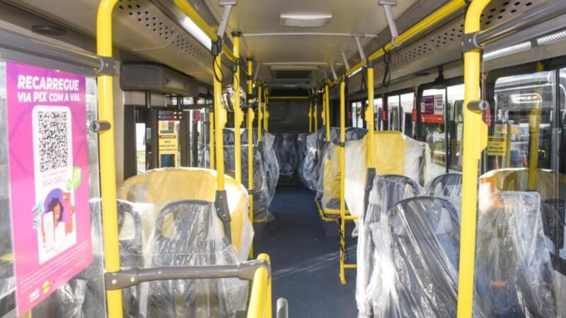 Prefeitura de Aracaju entrega dez novos ônibus com ar-condicionado e Wi-Fi