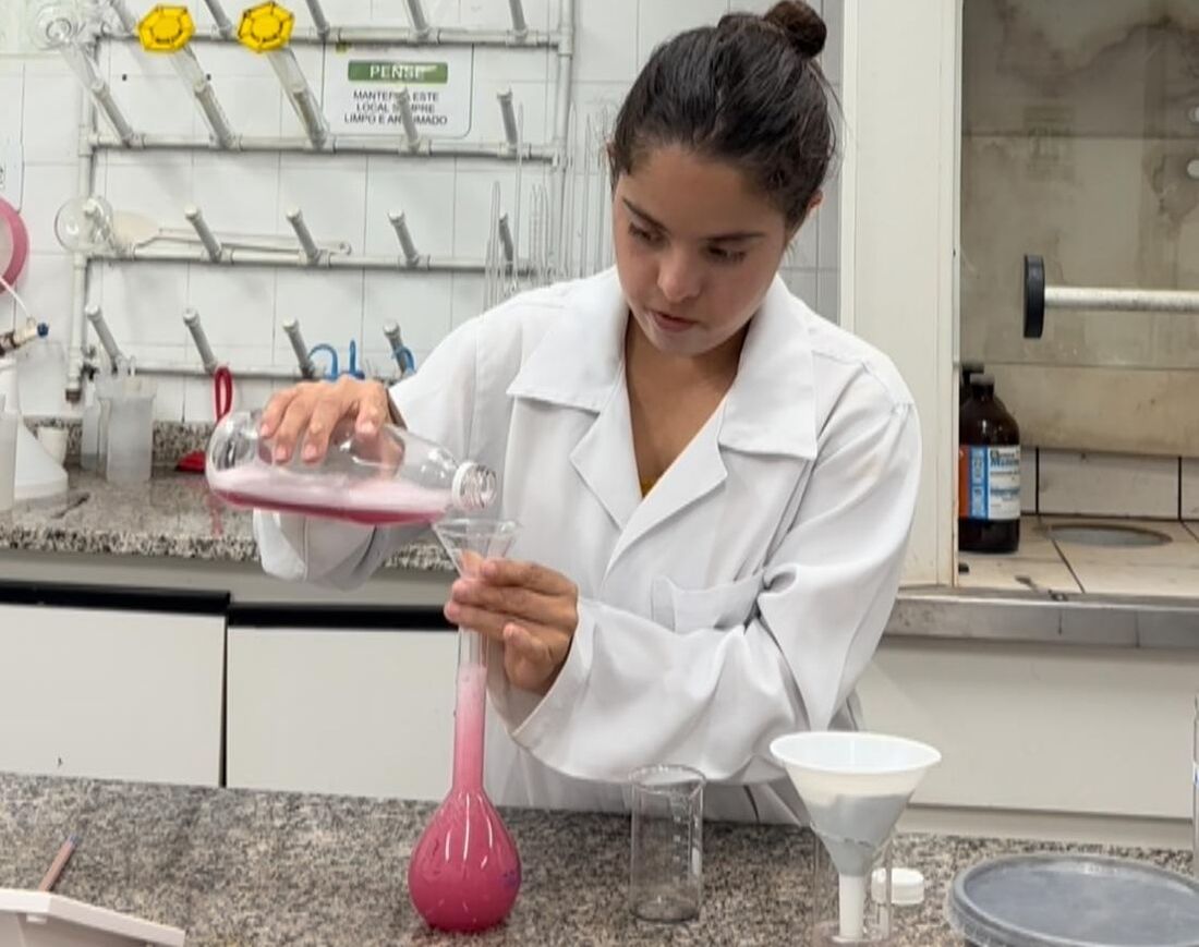Aluna com Síndrome de Down faz história ao concluir graduação de Viticultura e Enologia em Petrolina