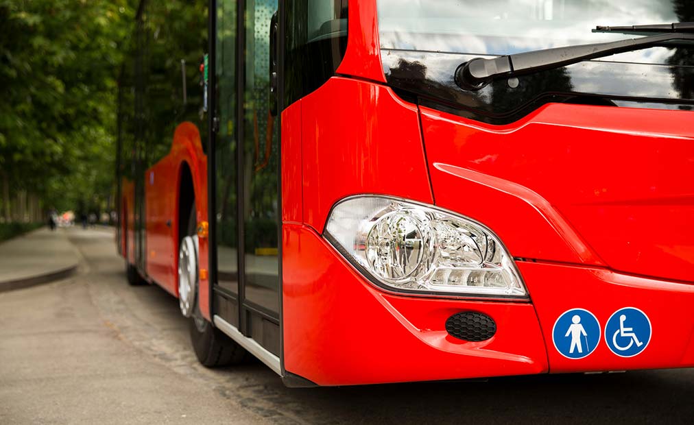Governo oferece transporte para pessoas com deficiência participarem do espetáculo “Inclusão em Cena”