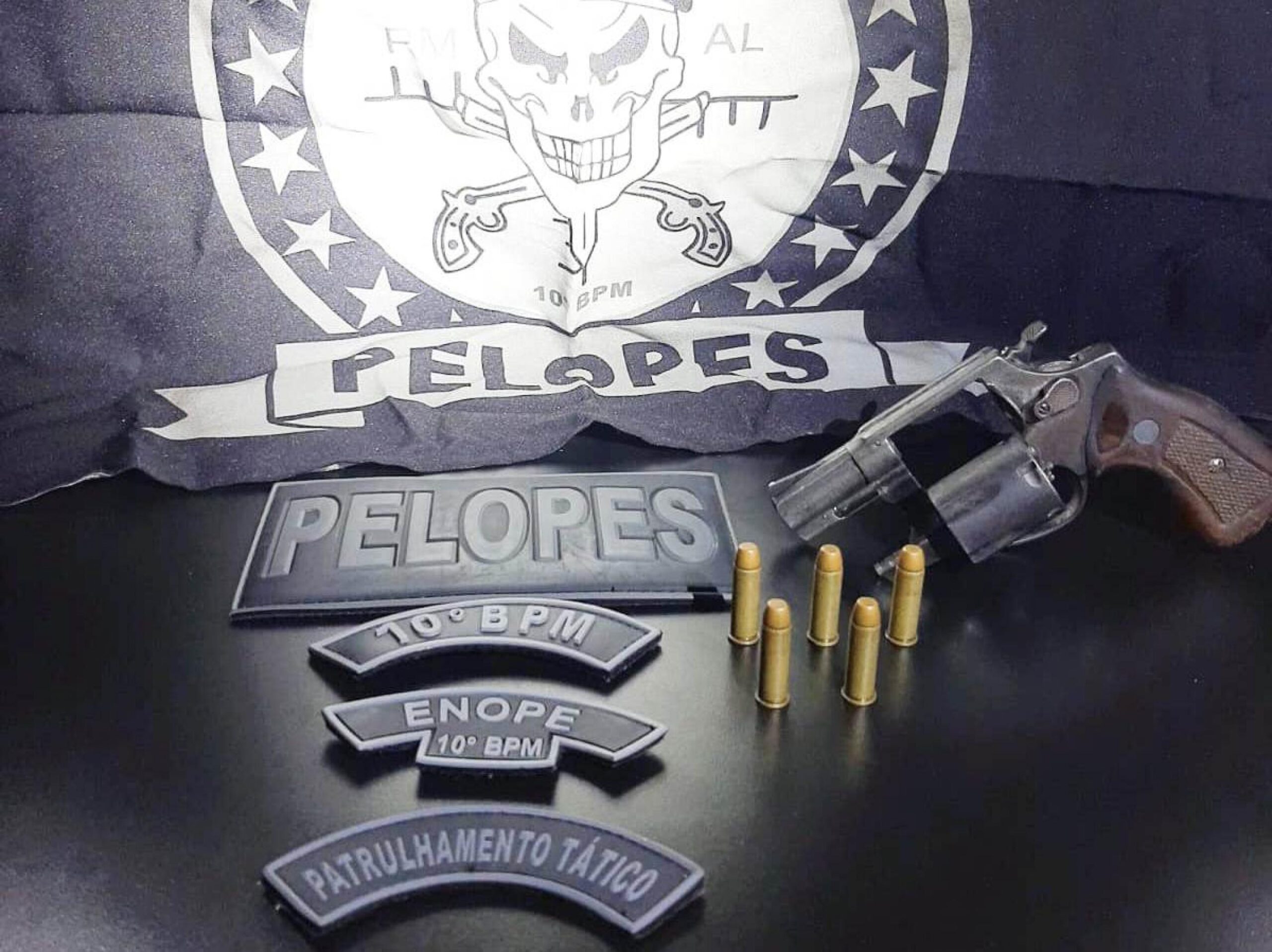 No interior, ações da PMAL retiram armas, drogas e infratores de circulação