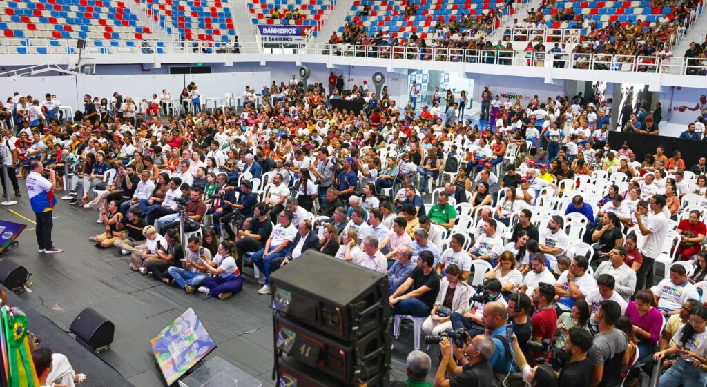 Maranhão Livre da Fome é lançado com a entrega dos primeiros cartões e ação social no Castelinho