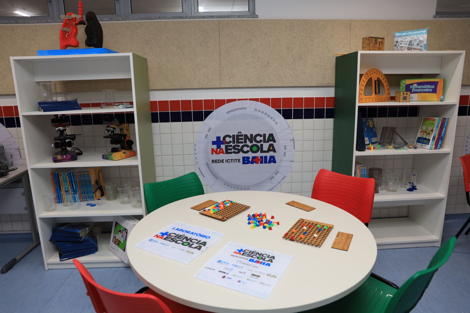 Mais tecnologia: Bahia inicia instalação de 180 laboratórios maker nas escolas estaduais