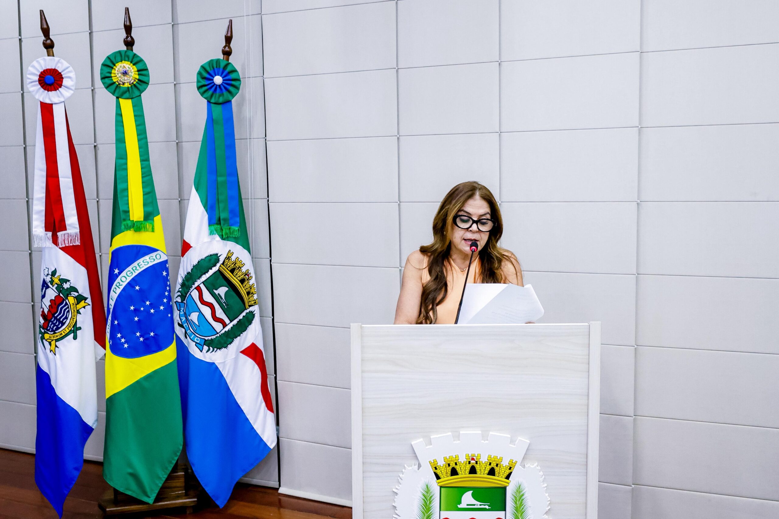 Vereadora Silvania Barbosa defende maior atenção à saúde mental e propõe ações de acompanhamento nas escolas