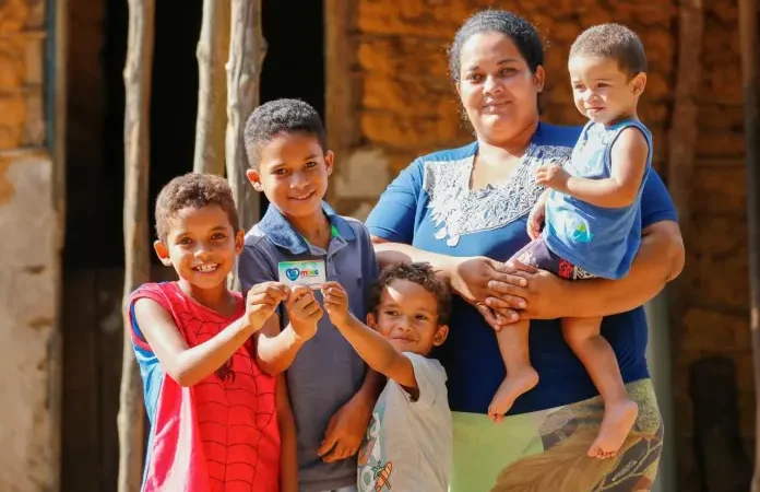 Novo ciclo do Programa Mães de Pernambuco abre confirmações para benefício de R$ 300