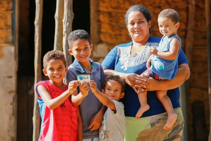 Novo ciclo do Programa Mães de Pernambuco abre confirmações para benefício de R$ 300