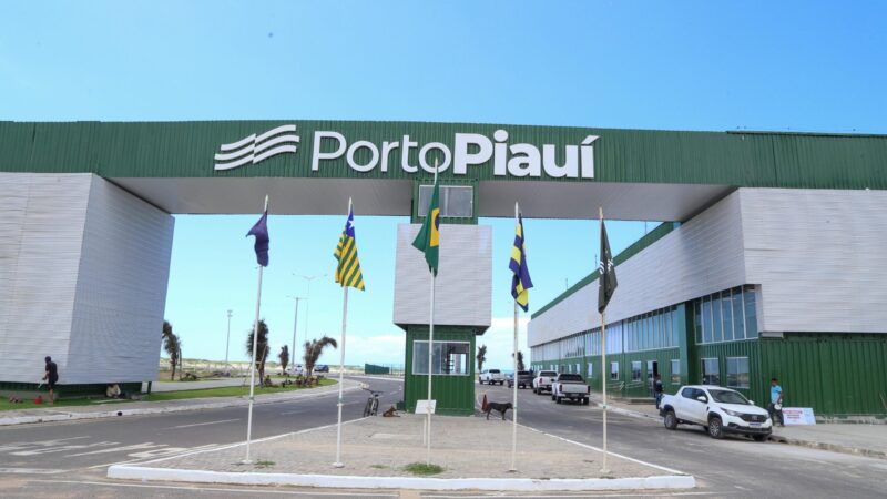 Porto Piauí terá mais R$ 7 bi em investimentos até 2030, afirma ministro Silvio Costa Filho durante seminário em Luís Correia