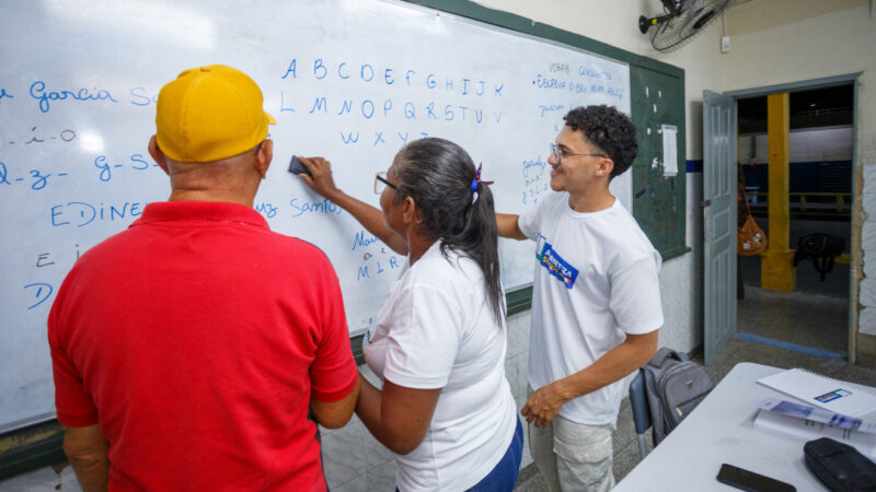 Programa Alfabetiza Sergipe devolve dignidade e independência a mais de 4 mil sergipanos