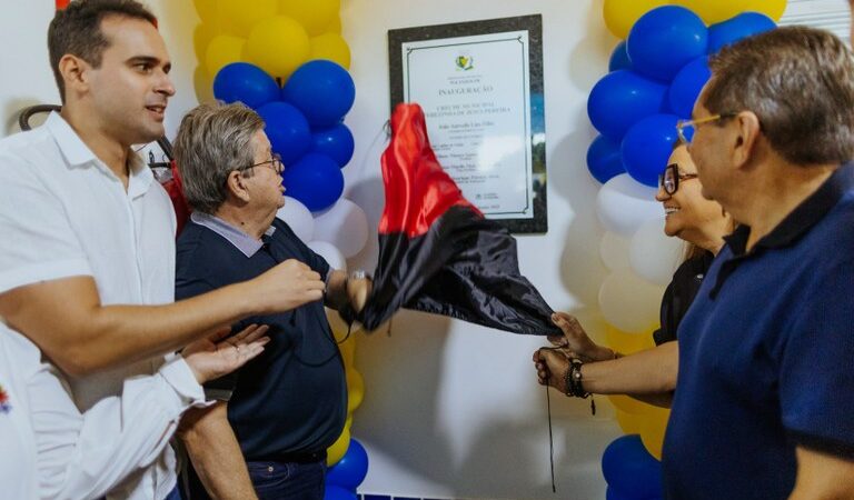 João Azevêdo entrega creche e inspeciona construção de escola e implantação da PB-123 em Pocinhos