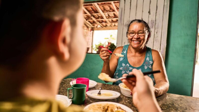 Mais de 59 mil crianças cearenses saíram da extrema pobreza nos últimos 2 anos