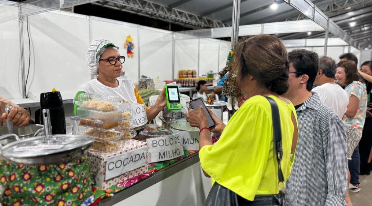 Artesãos e empreendedores comemoram vendas e visibilidade no Arraiá do Povo