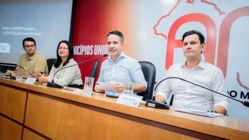 Paulo Dantas e prefeitos firmam pacto para fortalecer educação em Alagoas